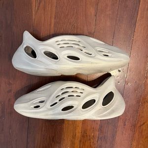 Yeezy Foam Runner ‘Sand’ Size 10